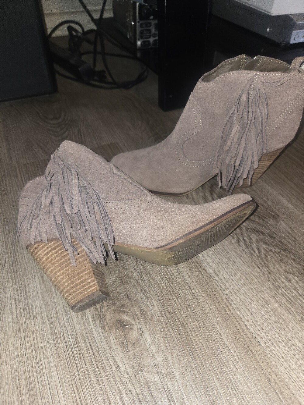 Steve Madden Ohio Ponncho Taupe Tan Suede Fringe Block Heel Ankle Boots